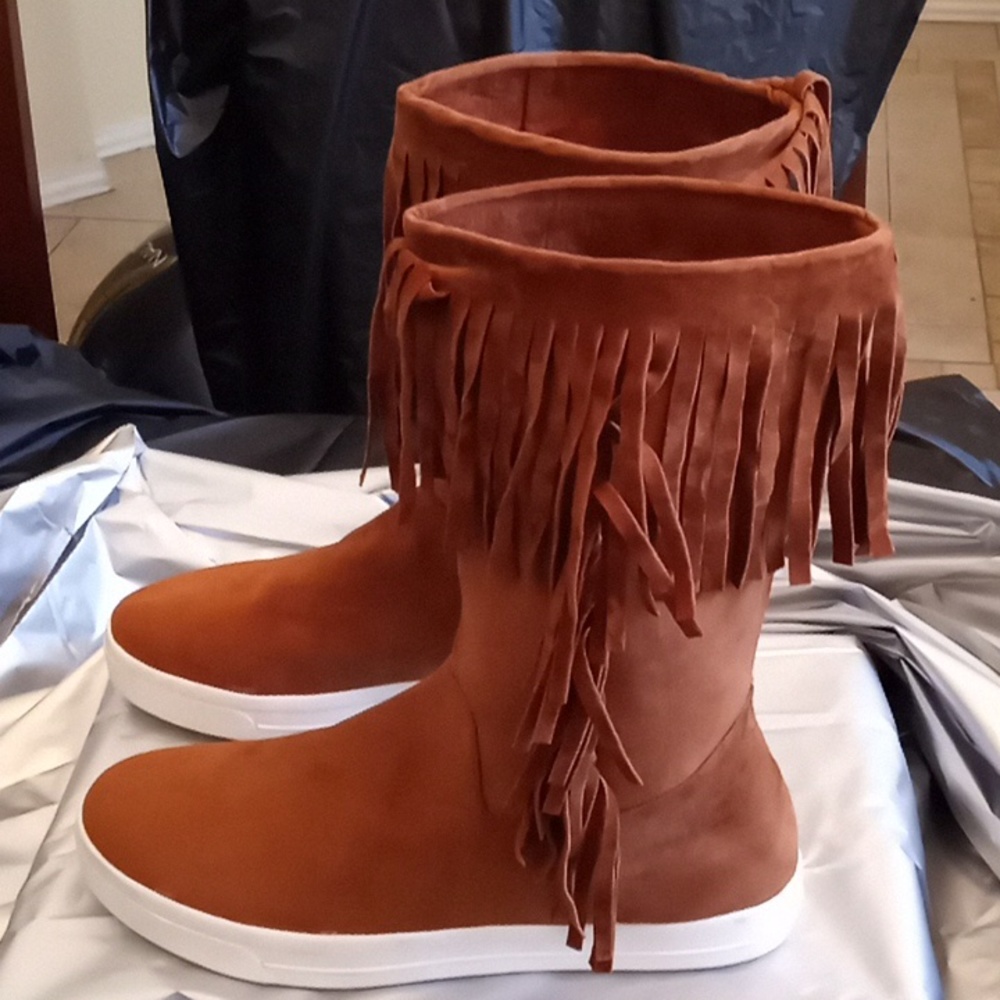 TASSEL BOOTS
